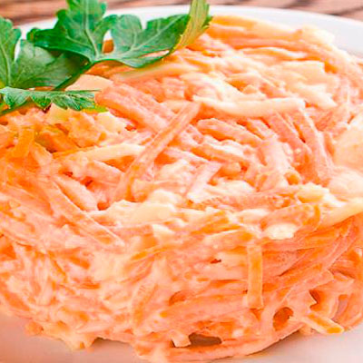 Салат с морковью, чесноком и сыром