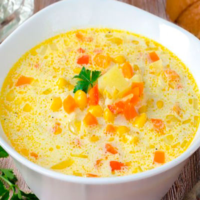 Сливочный суп с курицей, кукурузой и рисом